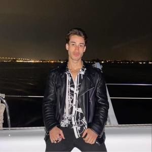 Meet your Posher, Dylan